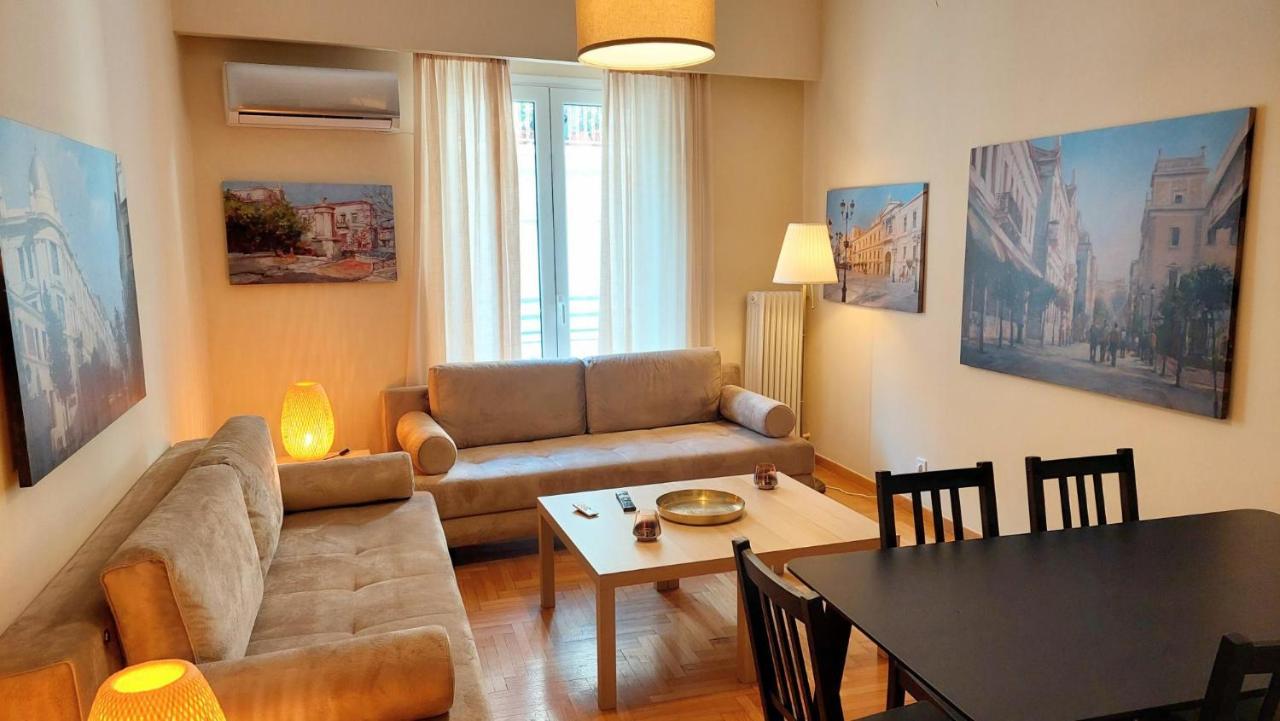 Grand Apartment In Parliament Square Athena Bagian luar foto